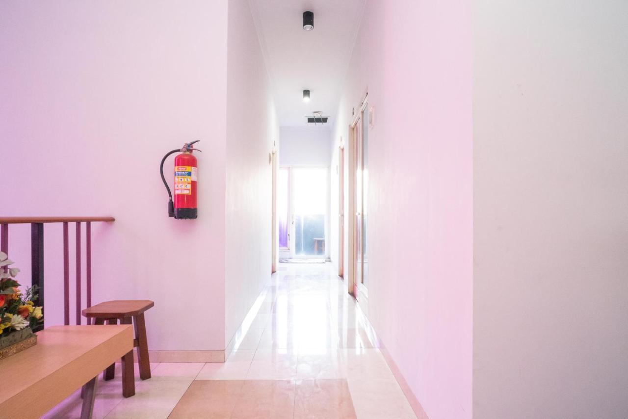 Urbanview Hotel Fiffa Kauman Malang Extérieur photo