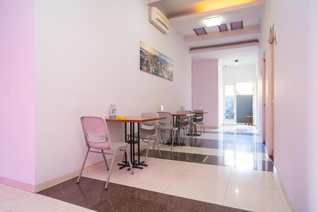 Urbanview Hotel Fiffa Kauman Malang Extérieur photo