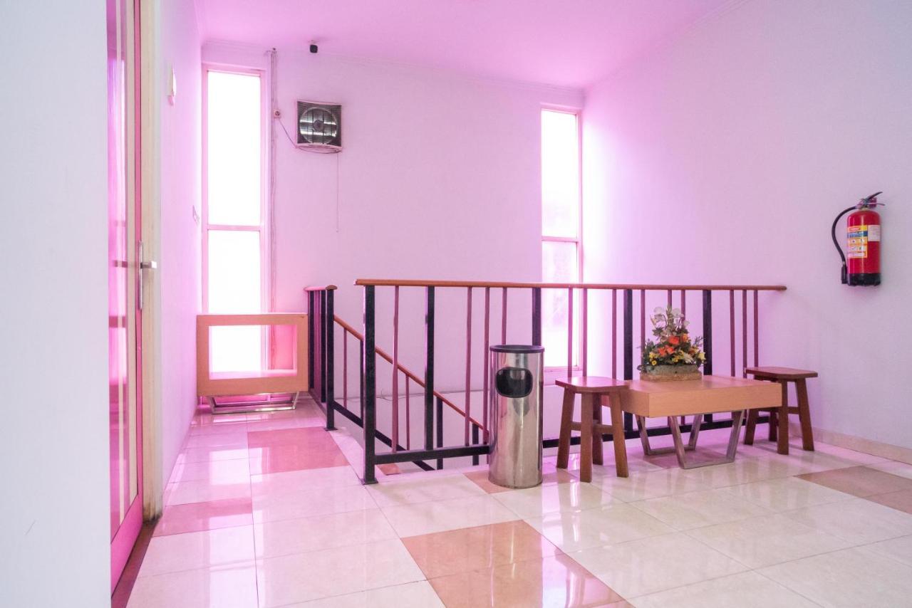 Urbanview Hotel Fiffa Kauman Malang Extérieur photo